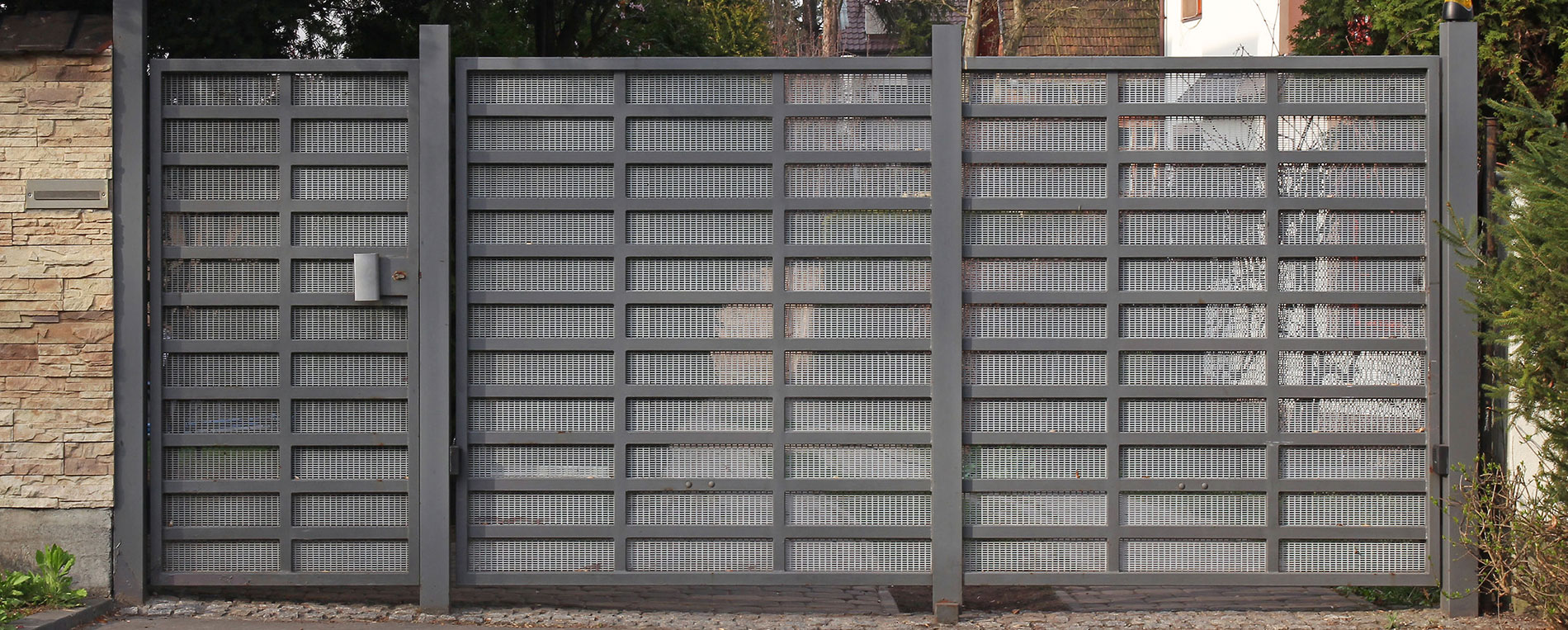 Wooden Gate Repair Near Hackberry